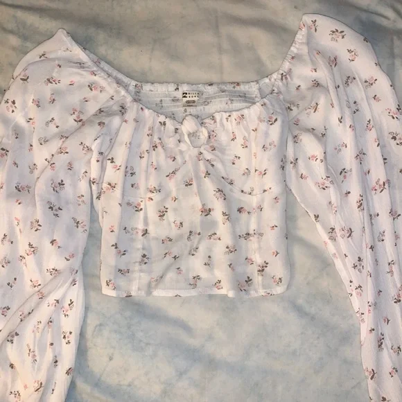 Billabong floral bell sleeve top - Picture 1 of 7